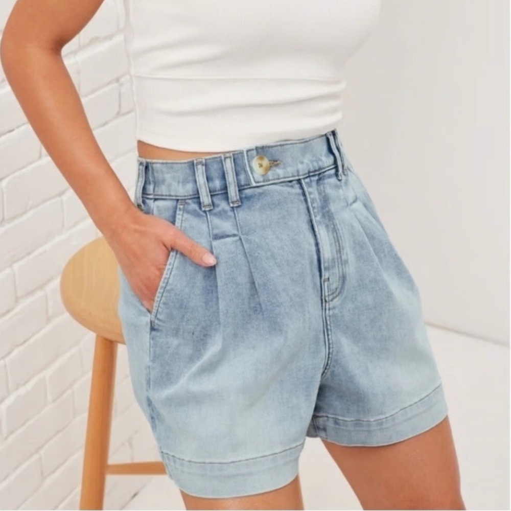 NWT UpWest Shorts Womens Small Pleated Blue Denim Stretch 3" Inseam
